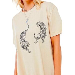 Urban Outfitters Oversized Tiger Tee Size S/M